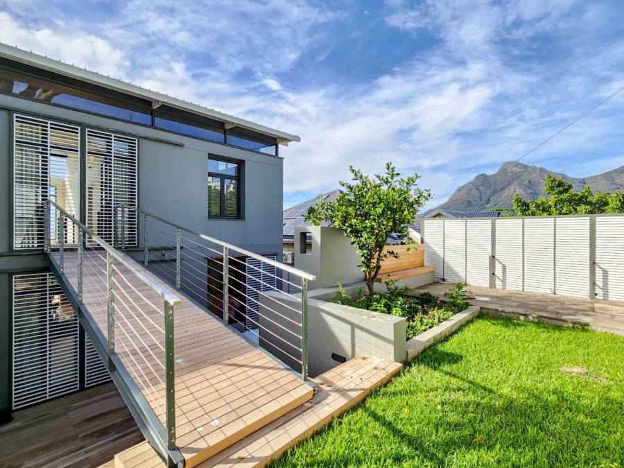 To Let 4 Bedroom Property for Rent in Tamboerskloof Western Cape